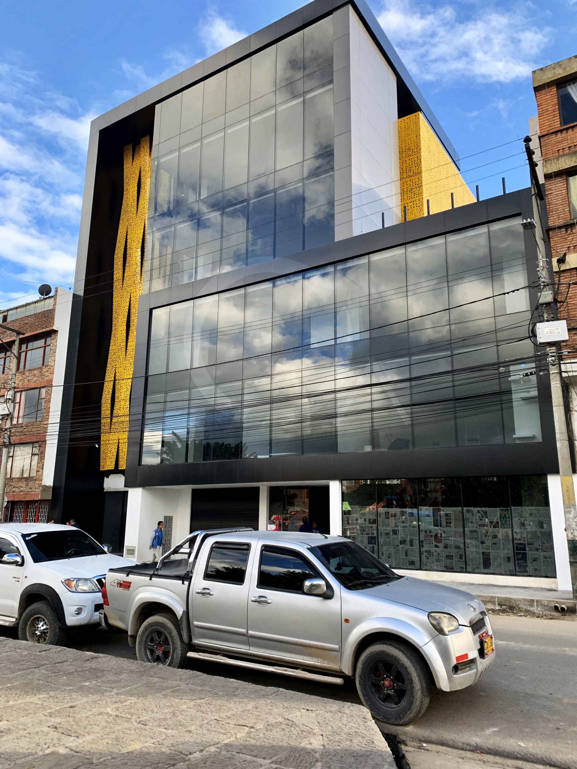 CENTRO COMERCIAL SKYLA